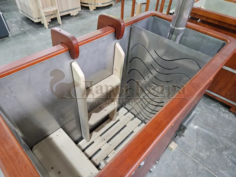 Фурако прямоугольная с металлической вставкой и встроенной печью